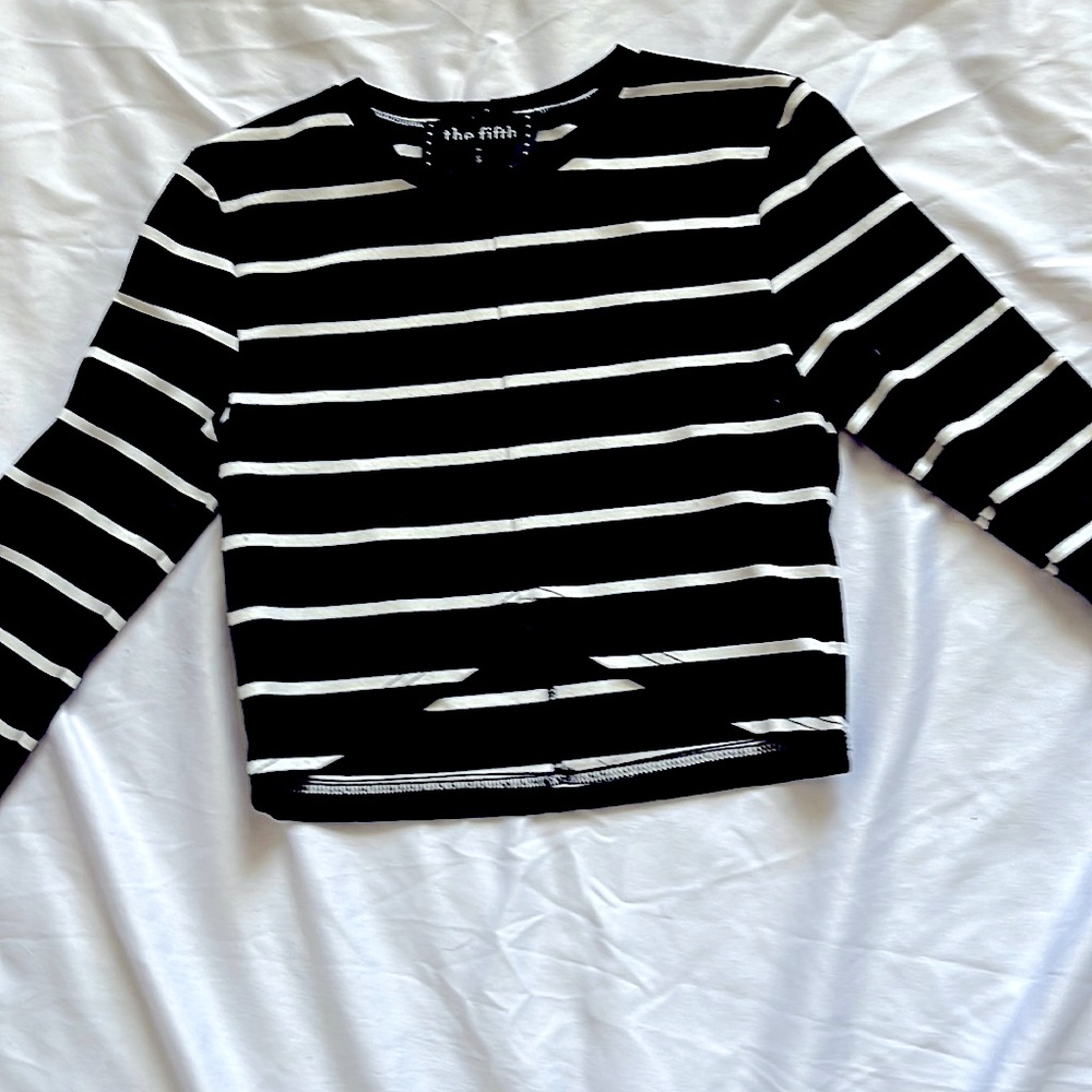 Black and white stripped crop top sweater